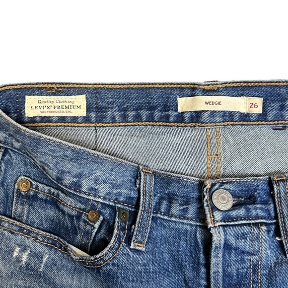 Levi Premium Wedgie Straight High Rise Button Fly. Blue Size 26 #789 - Picture 7 of 13